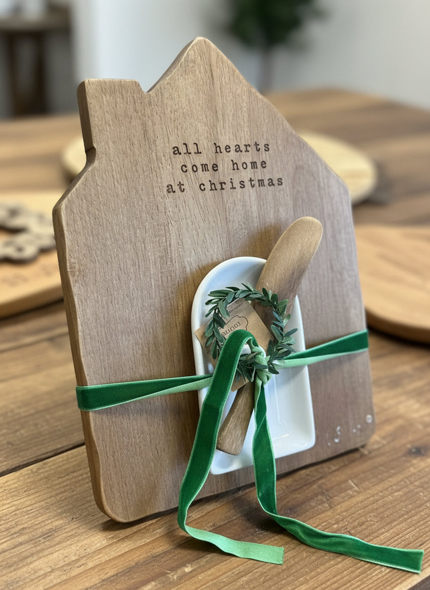 “All Hearts Come Home at Christmas” House Charcuterie Set
