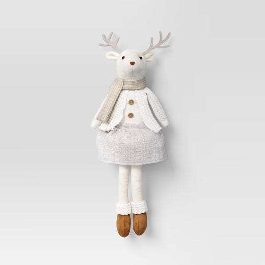Plush Sitting Reindeer Décor